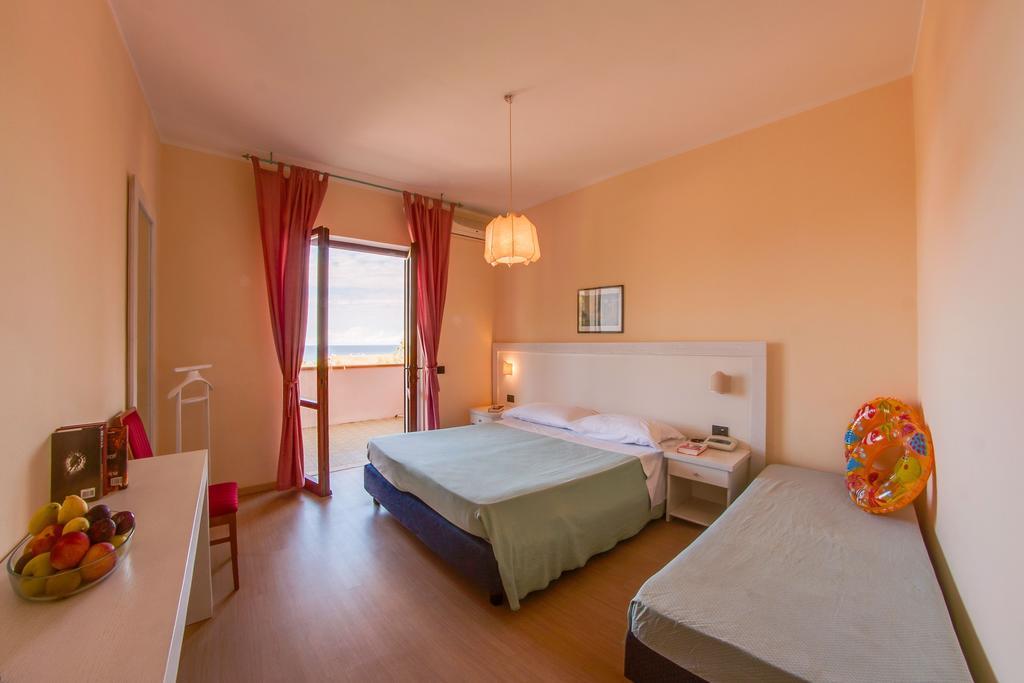 Hotel Del Golfo - Dependance Procchio  Room photo